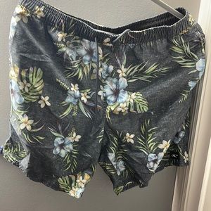 O’Neill board shorts -Large